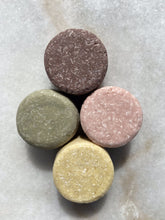 Load image into Gallery viewer, Solid Shampoo bar - Juniper berry, Passion fruit &amp; Pink Grapefruit
